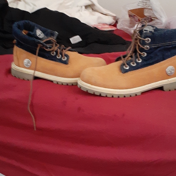 Timberlands - Picture 2 of 2